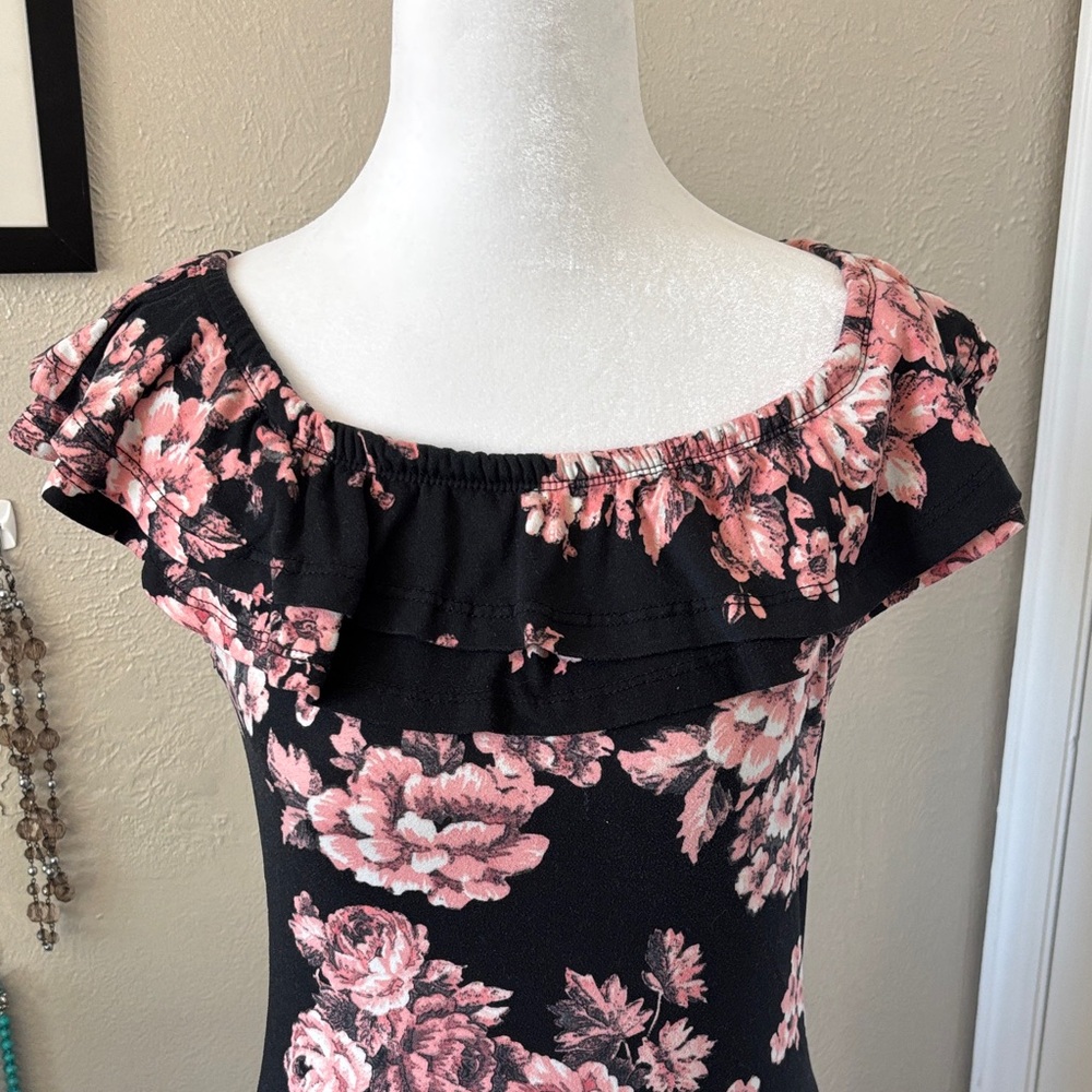 Clear out!! Hot Kiss Black and Pink Floral Maxi Dress size M